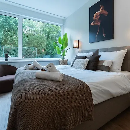 Cozy Hotel-style Near